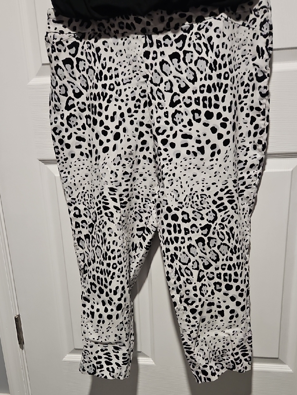 Cato Black and White Leopard Cropped Pants